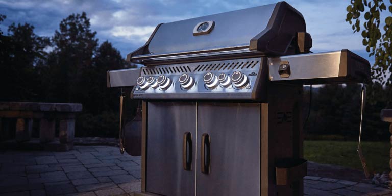 Outdoor Entertaining Starts with a Smokin’ Hot BBF*